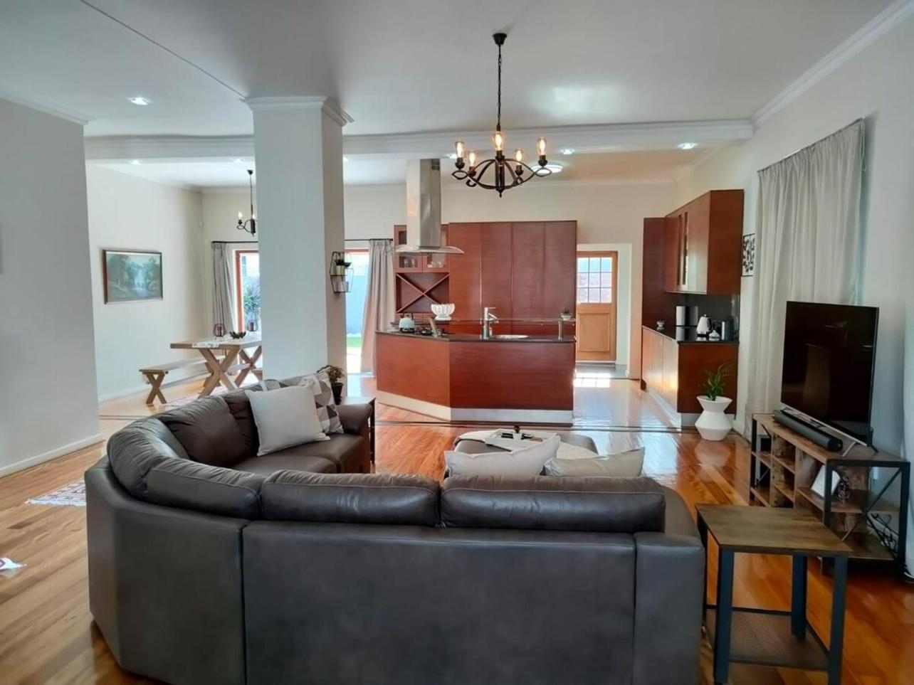 Luxury Living On Westview Villa พอร์ตเอลิซาเบธ ภายนอก รูปภาพ